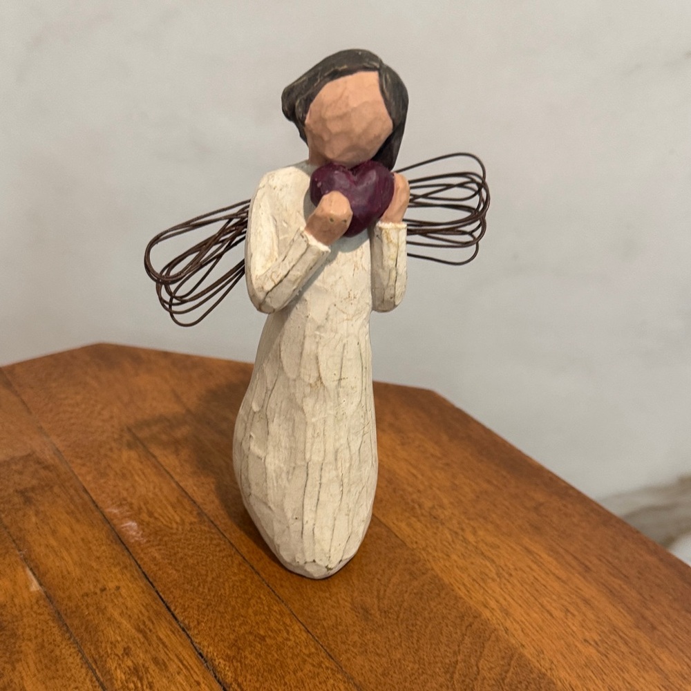Willow Tree Angel with Heart - Cream and Brown